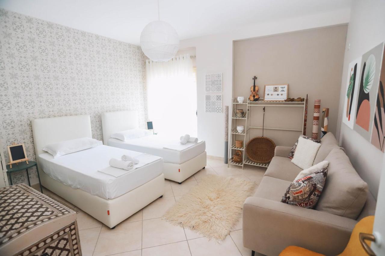 Large Apartment Near The Seaside Boulevard Lungomare วญอเรอ ภายนอก รูปภาพ