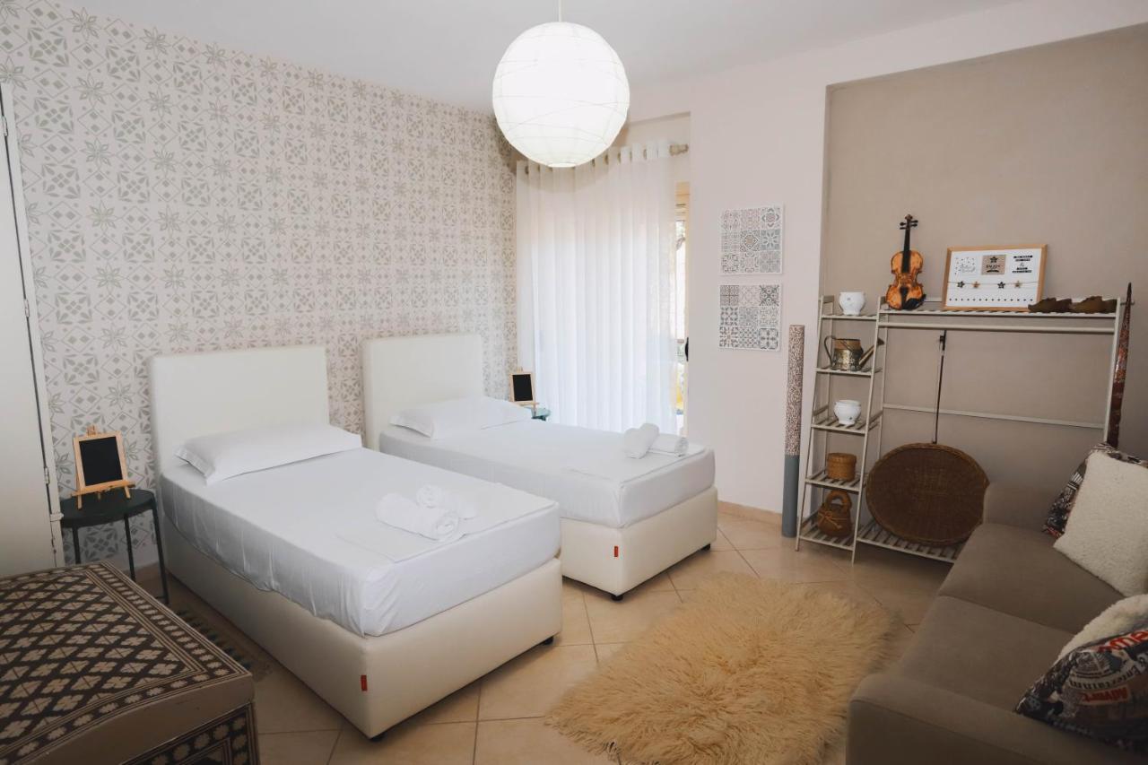 Large Apartment Near The Seaside Boulevard Lungomare วญอเรอ ภายนอก รูปภาพ
